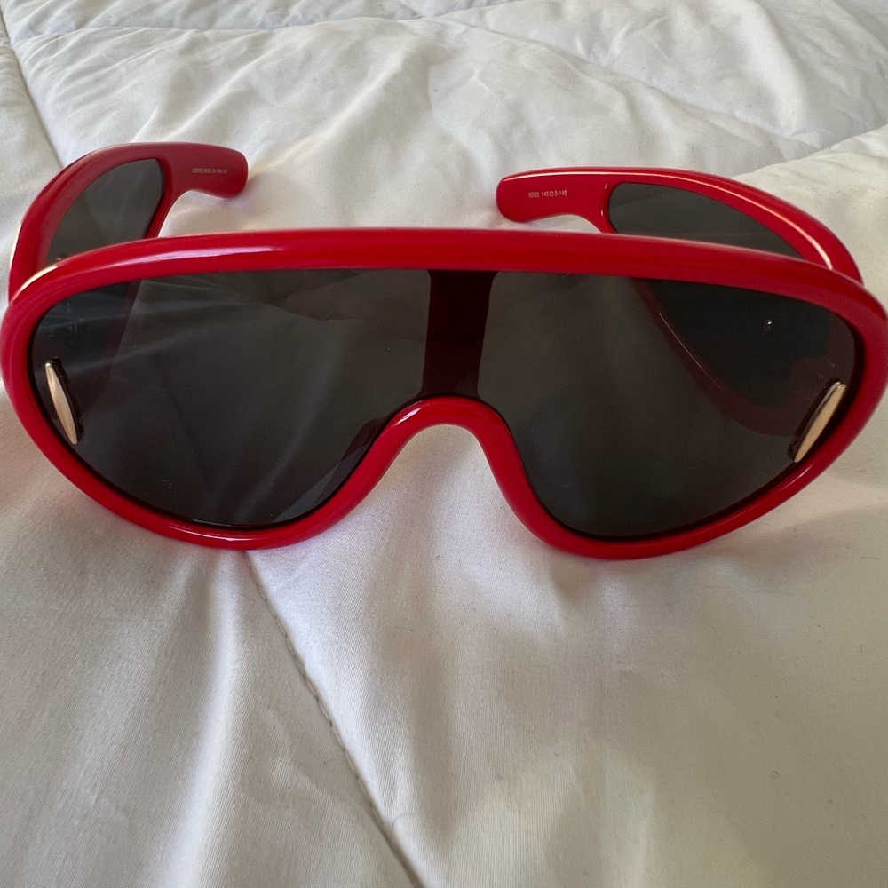 Loewe Paula’s Ibiza wave Red sunglasses - Picture 14 of 17